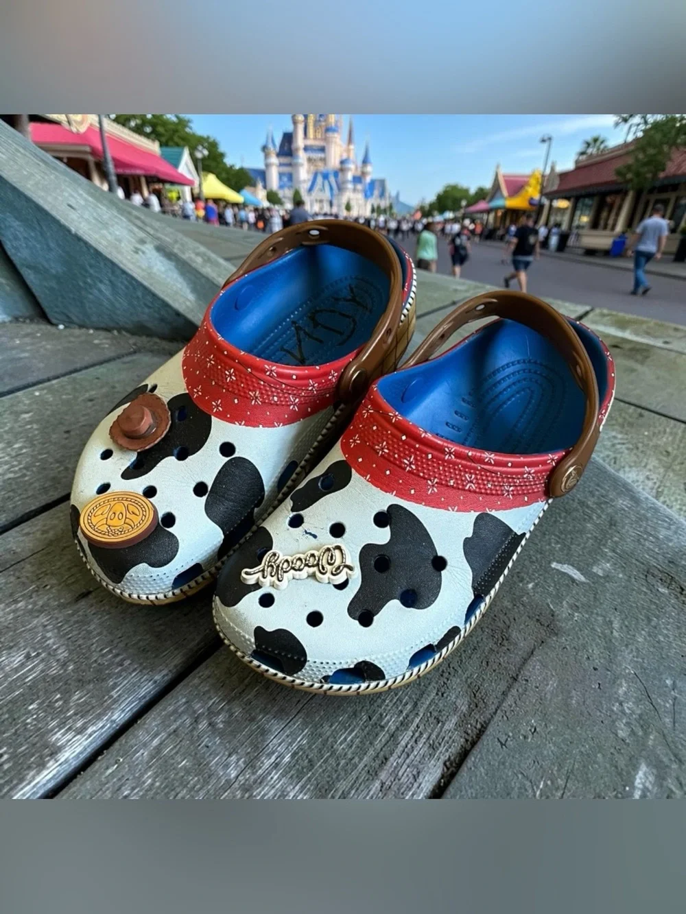 Toy Story x Crocs Sheriff Woody Classic Crocs Womens 7 Mens 5 - Cow Print Crocs